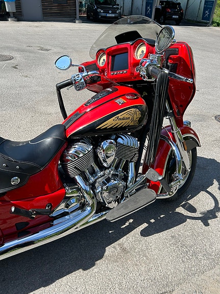 INDIAN Chieftain 3 of 3