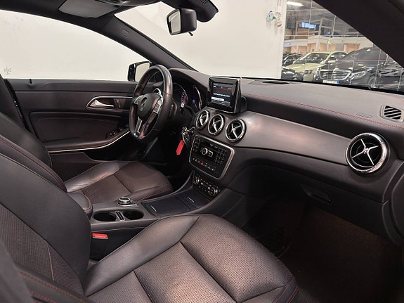 Mercedes-Benz CLA250 12 of 22