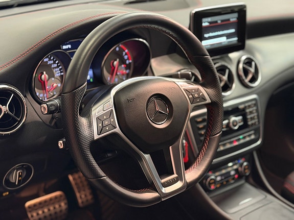 Mercedes-Benz CLA250 10 of 22