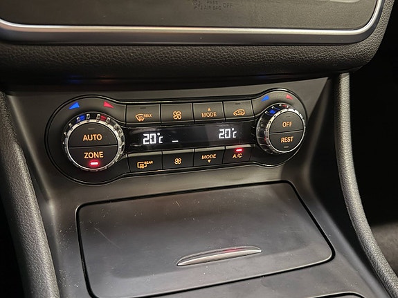 Mercedes-Benz CLA250 19 of 22