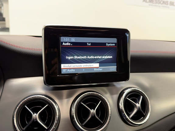 Mercedes-Benz CLA250 16 of 22