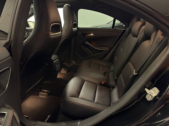 Mercedes-Benz CLA250 15 of 22