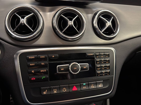 Mercedes-Benz CLA250 18 of 22