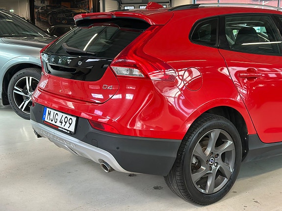 Volvo V40 Cross Country 7 of 30