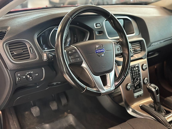 Volvo V40 Cross Country 18 of 30