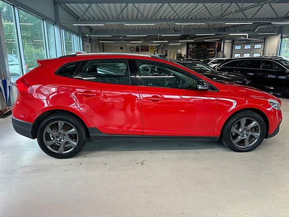 Volvo V40 Cross Country 8 of 30
