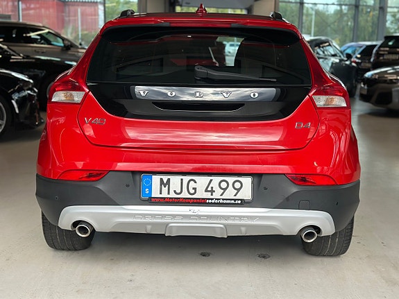 Volvo V40 Cross Country 11 of 30