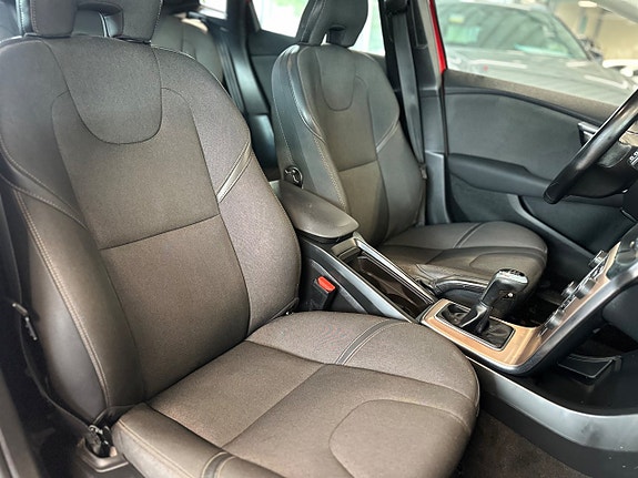 Volvo V40 Cross Country 15 of 30