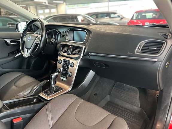Volvo V40 Cross Country 16 of 30