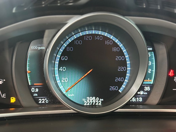 Volvo V40 Cross Country 21 of 30