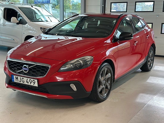 Volvo V40 Cross Country 3 of 30