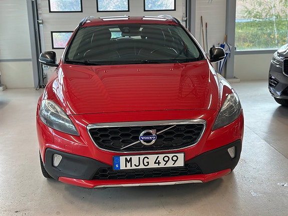 Volvo V40 Cross Country 2 of 30