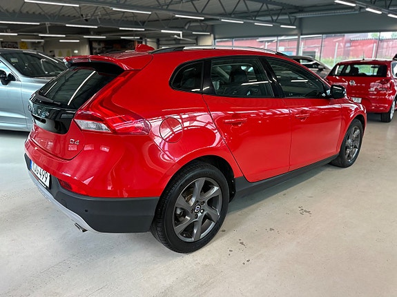 Volvo V40 Cross Country 6 of 30