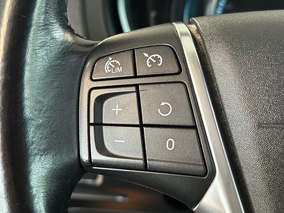 Volvo V40 Cross Country 23 of 30
