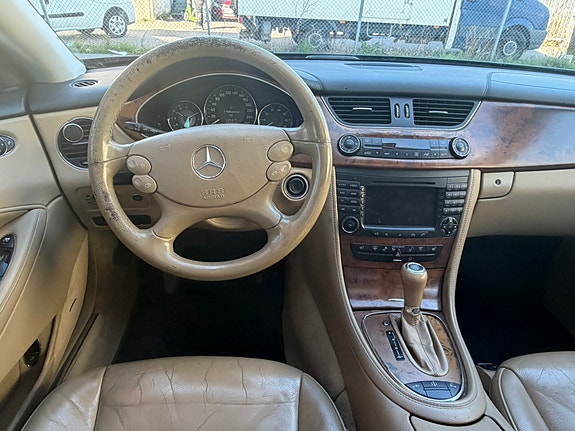 Mercedes-Benz CLS500 6 of 7