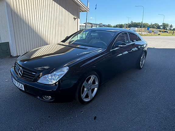 Mercedes-Benz CLS500 3 of 7