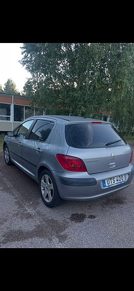 Peugeot 307 2 of 2