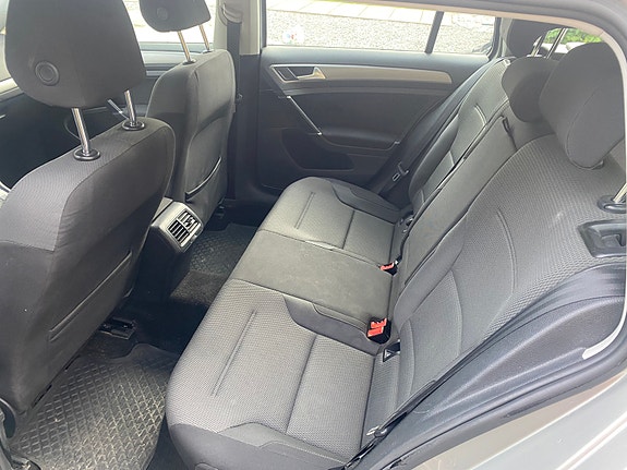 Volkswagen Golf VII 8 of 14