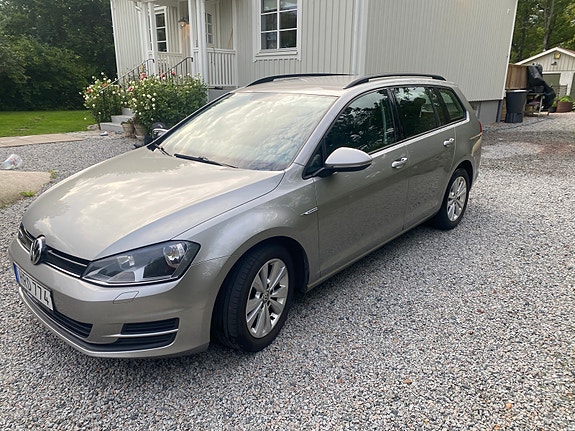 Volkswagen Golf VII 2 of 14