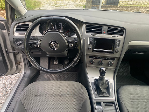 Volkswagen Golf VII 7 of 14