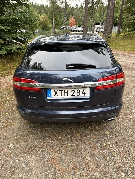 Jaguar XF 4 of 13