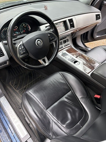 Jaguar XF 5 of 13
