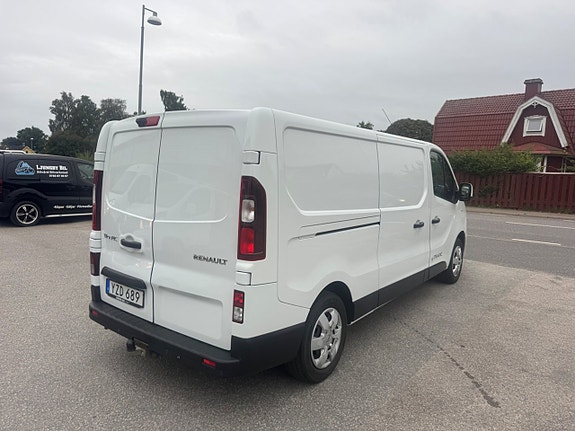 Renault Trafic 2 of 15