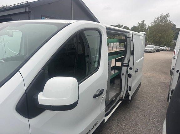Renault Trafic 14 of 15