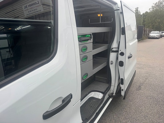 Renault Trafic 12 of 15