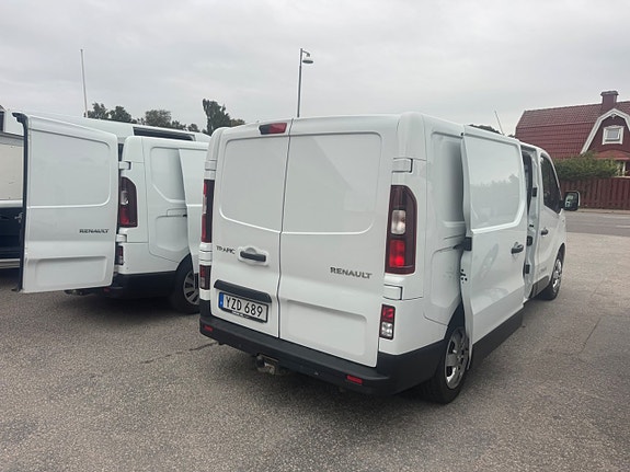 Renault Trafic 11 of 15