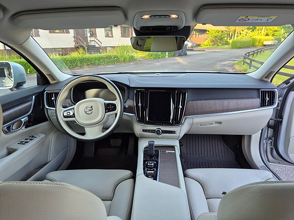 Volvo V90 Cross Country 5 of 8