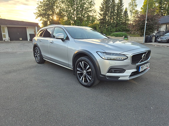 Volvo V90 Cross Country 4 of 8