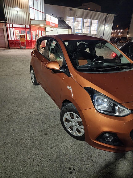 Hyundai i10 3 of 11