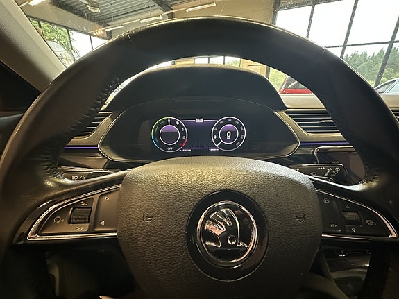 Skoda Superb 10 of 27