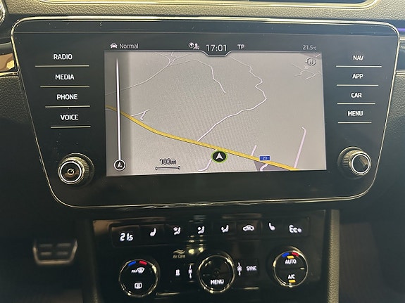 Skoda Superb 12 of 27