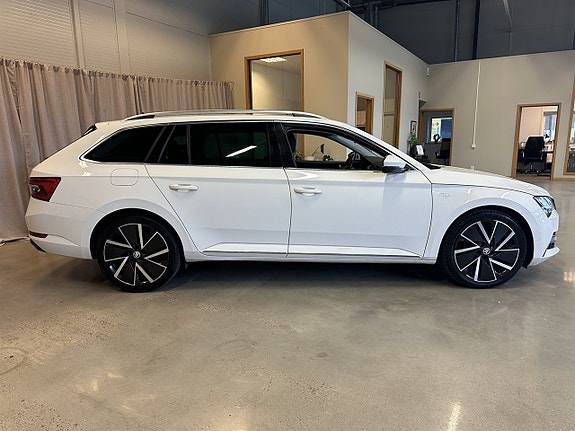 Skoda Superb 2 of 27