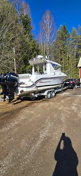Beason 800 – 2 x Suzuki 200 hk – byggd 2022, uttagen 2023 – extremt välutrustad 2 of 6