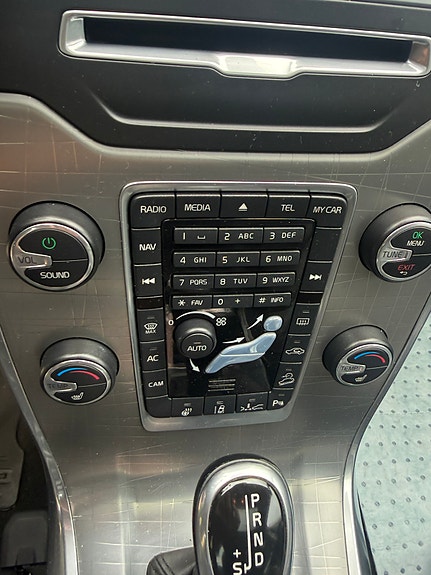 Volvo XC70 8 of 17