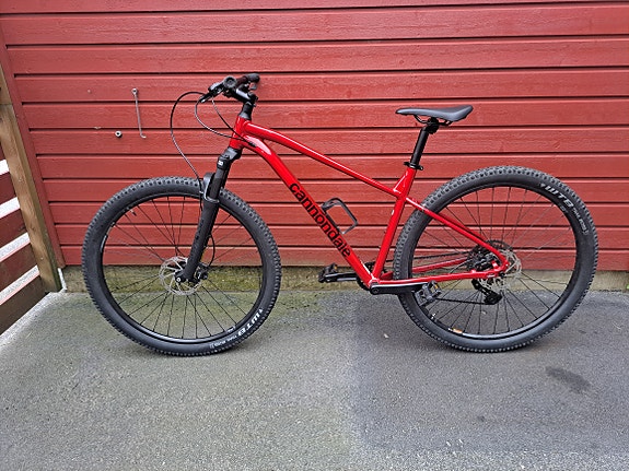 Cannondale Trail 2 Mountainbike cross country hardtail.