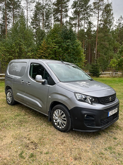 Peugeot Partner 2 of 9