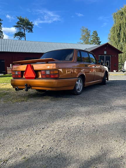 Volvo 244 4 of 14