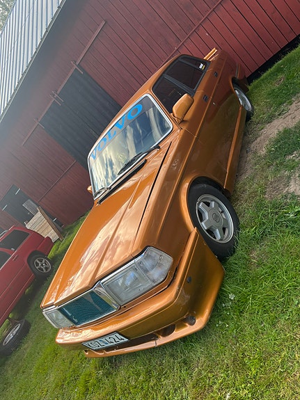 Volvo 244 2 of 14