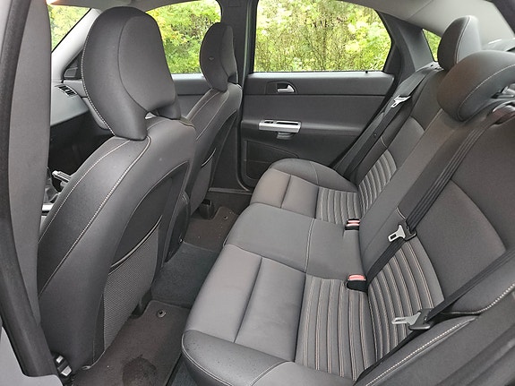 Volvo S40 8 of 18