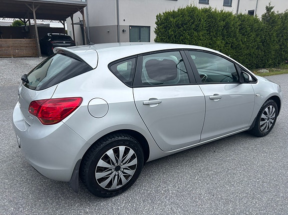 Opel Astra 3 of 15