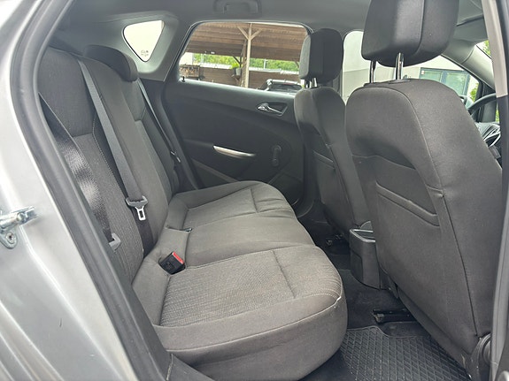 Opel Astra 15 of 15