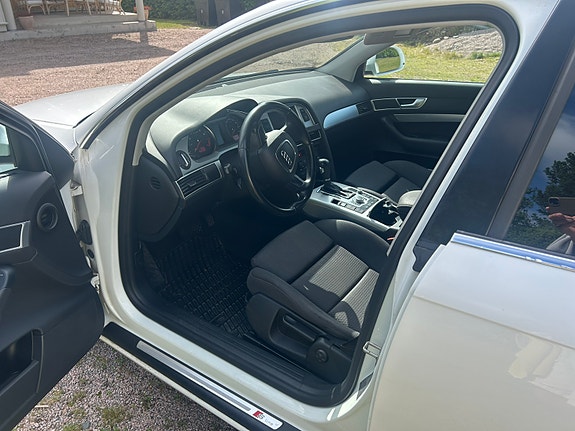 Audi A6 4 of 5