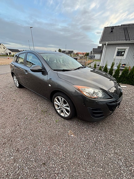 Mazda 3 2 of 11