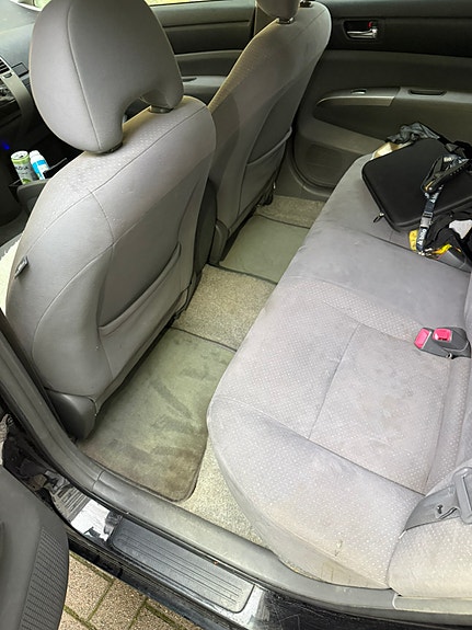 Toyota Prius 5 of 14