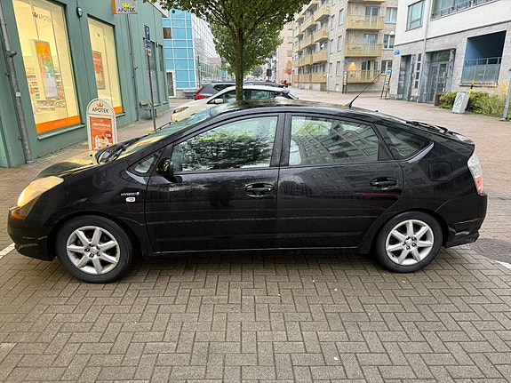 Toyota Prius 13 of 14