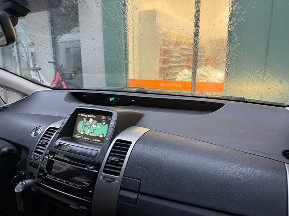 Toyota Prius 3 of 14